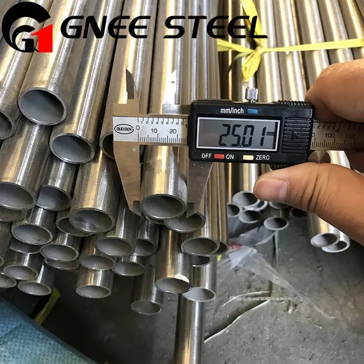 دوبلكس UNS N08020 UNS S32760 سبائك الأنابيب